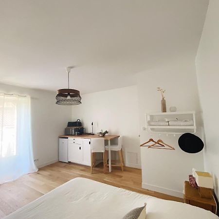 L'Anne Xe, Studio Independant Valeuil Exteriör bild