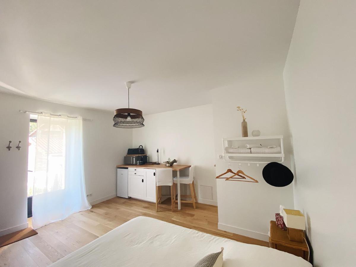 L'Anne Xe, Studio Independant Valeuil Exteriör bild
